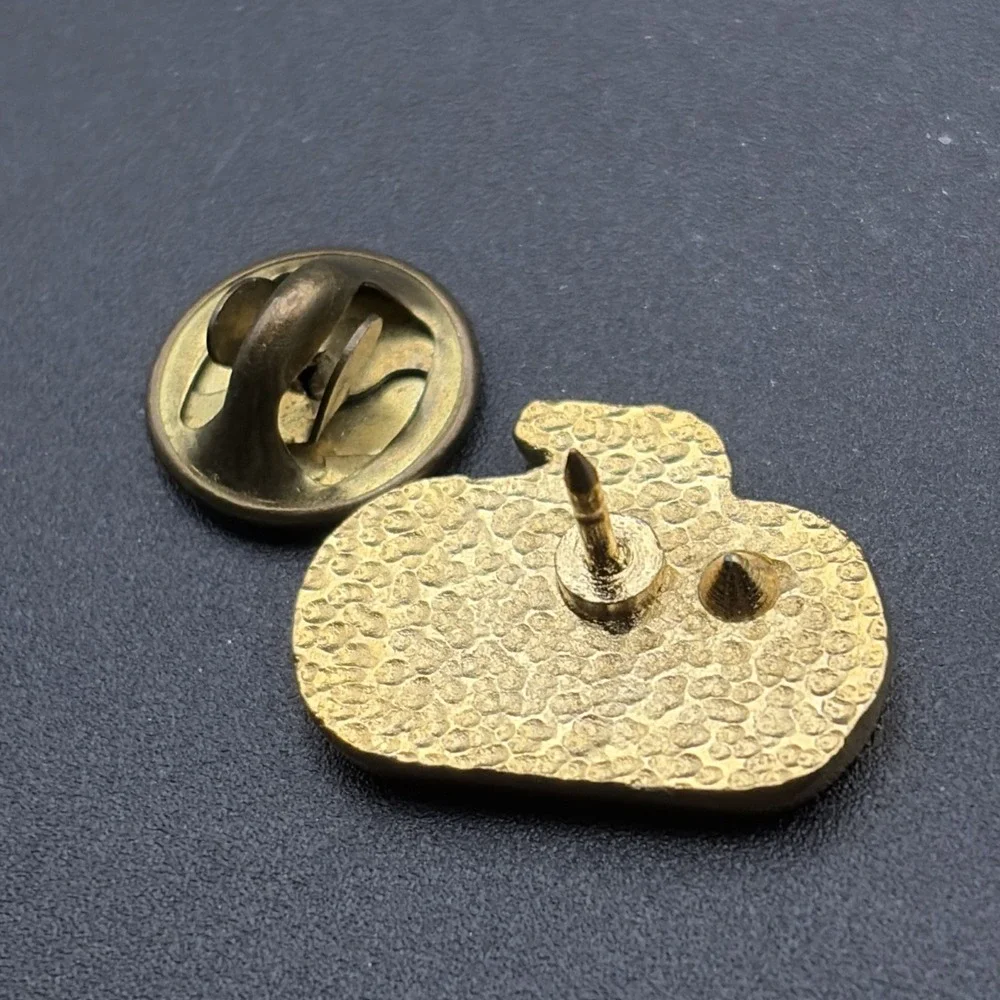 Curling Stone Skunk Lapel‎ Hat Pin